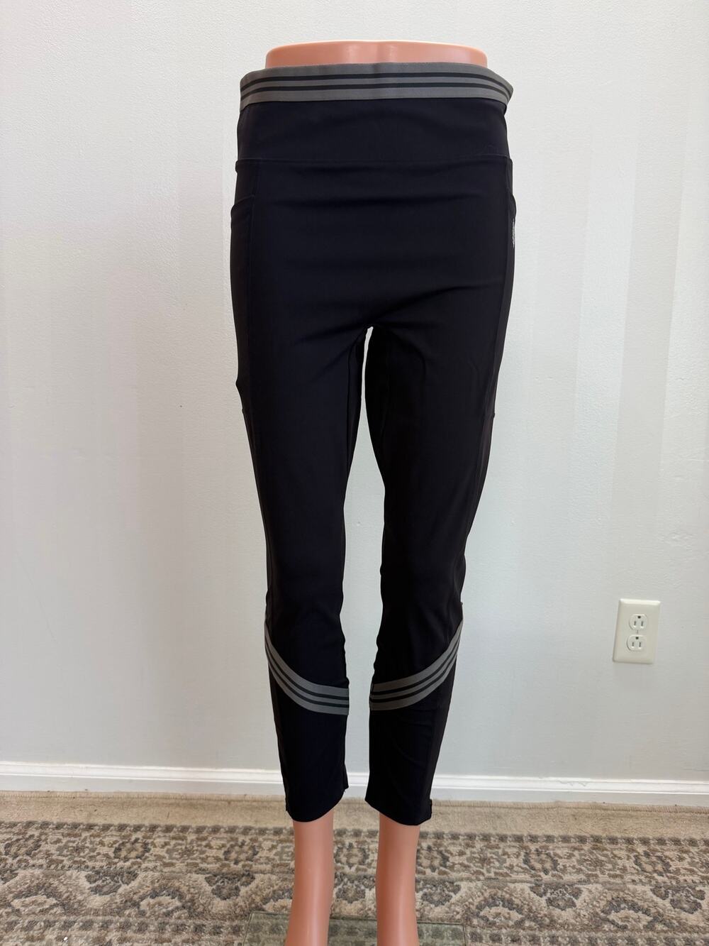 FP Movement Free People Zephyr Black Reflective Stripe Pocket Leggings Sz L